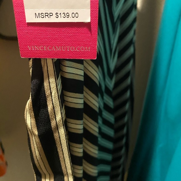 Vince Camuto Gold/Black - Picture 6 of 6